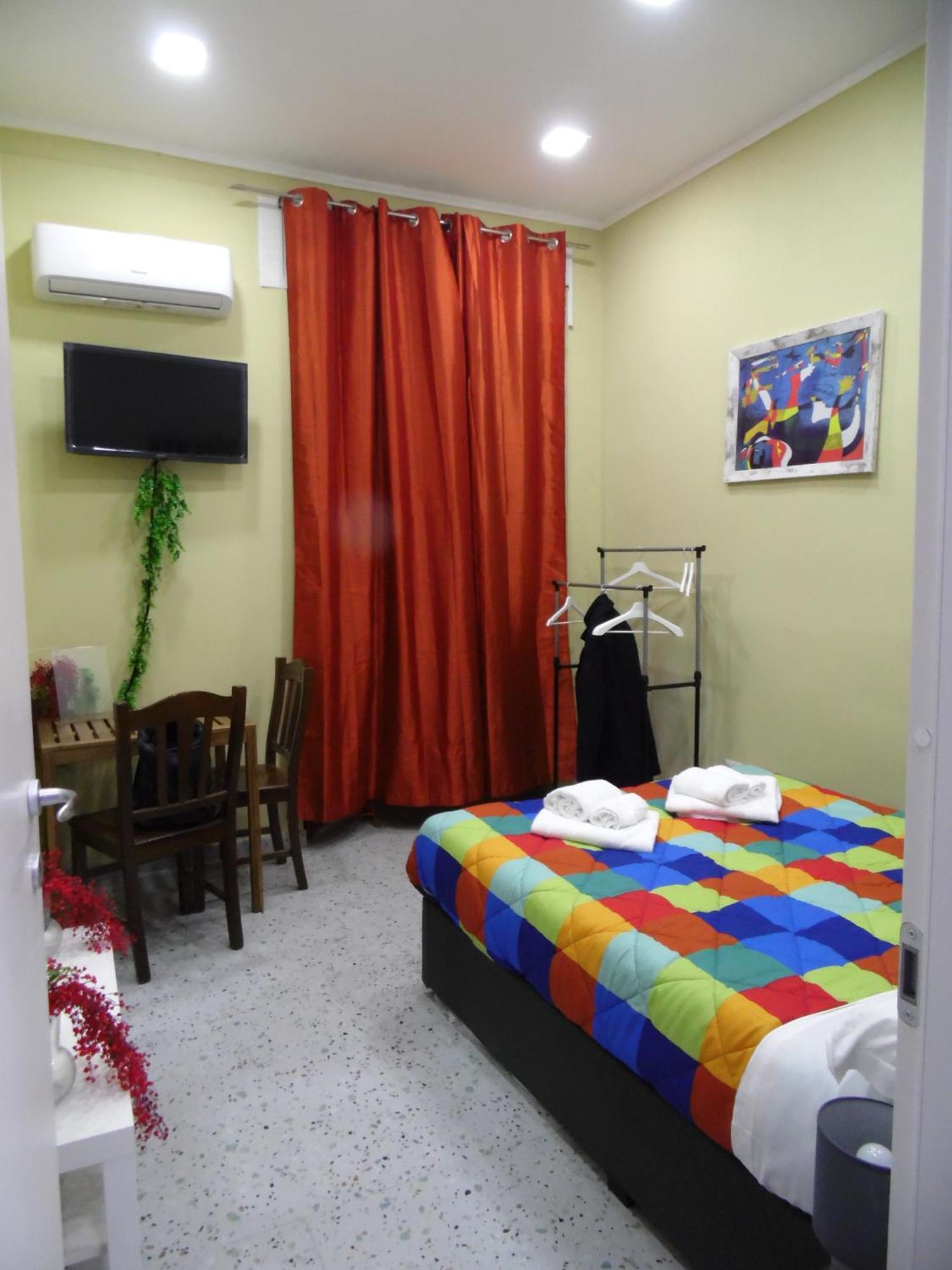 Mithra Apartment Centro Storico Neapel Exterior foto
